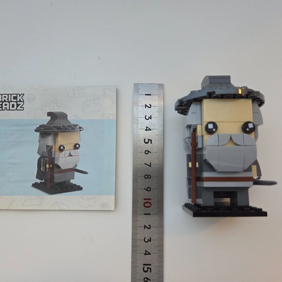 LEGO BrickHeadz Gandalf the Grey 40631 – Built - Picture 5 of 5